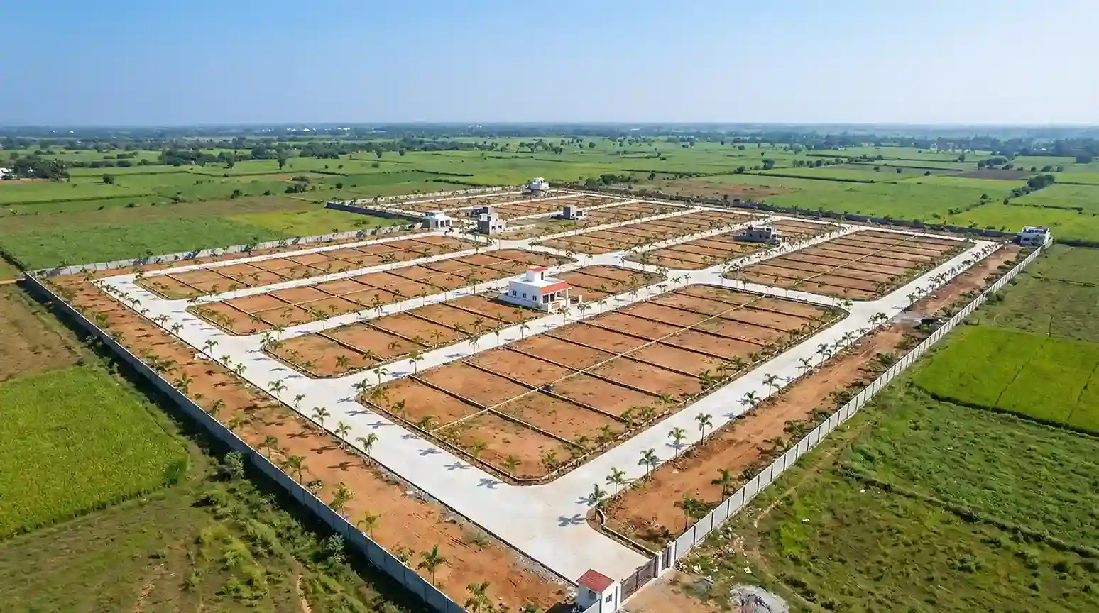 VMRDA approved villa plots in Munagapaka with modern infrastructure and road network