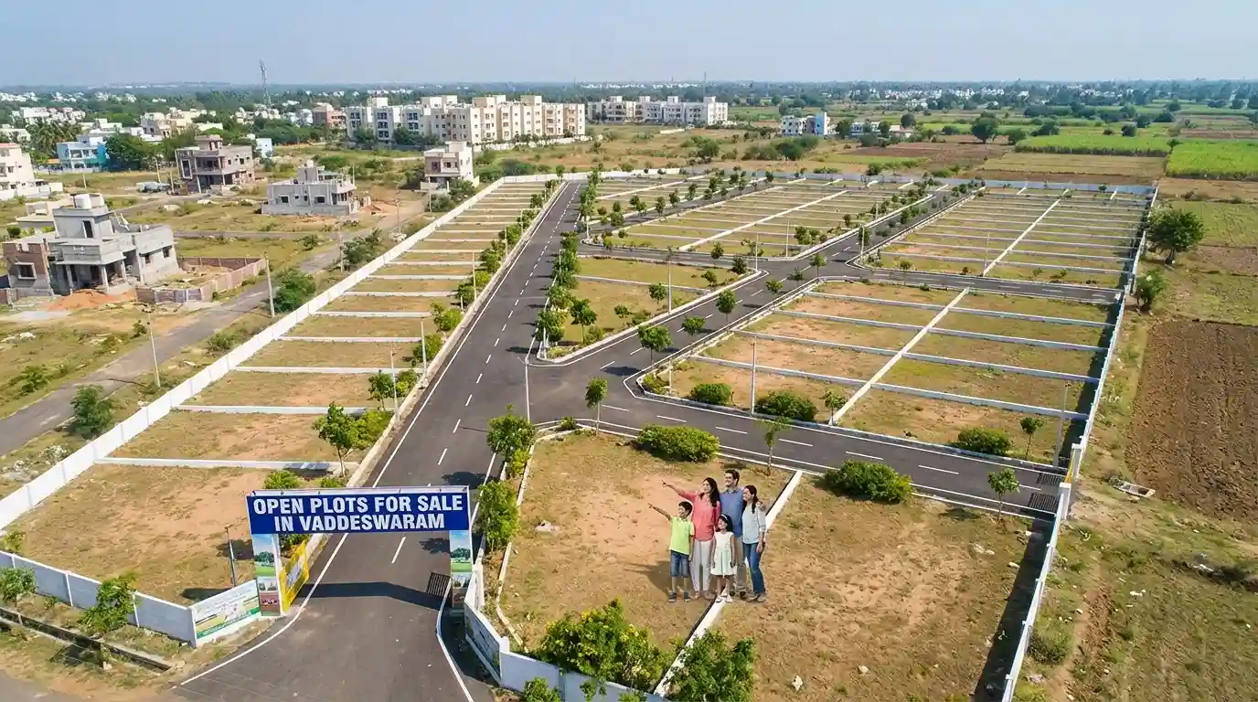 Open plots in Vaddeswaram – aerial view of CRDA approved residential layout near Amaravati